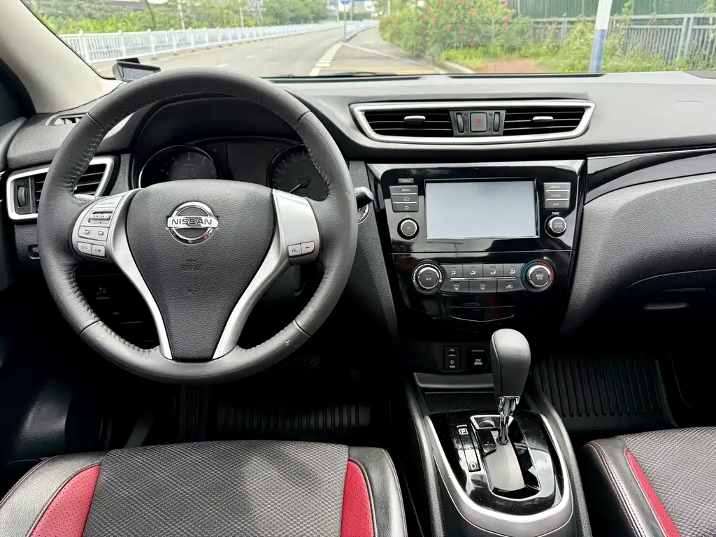 Nissan Qashqai — фото 17