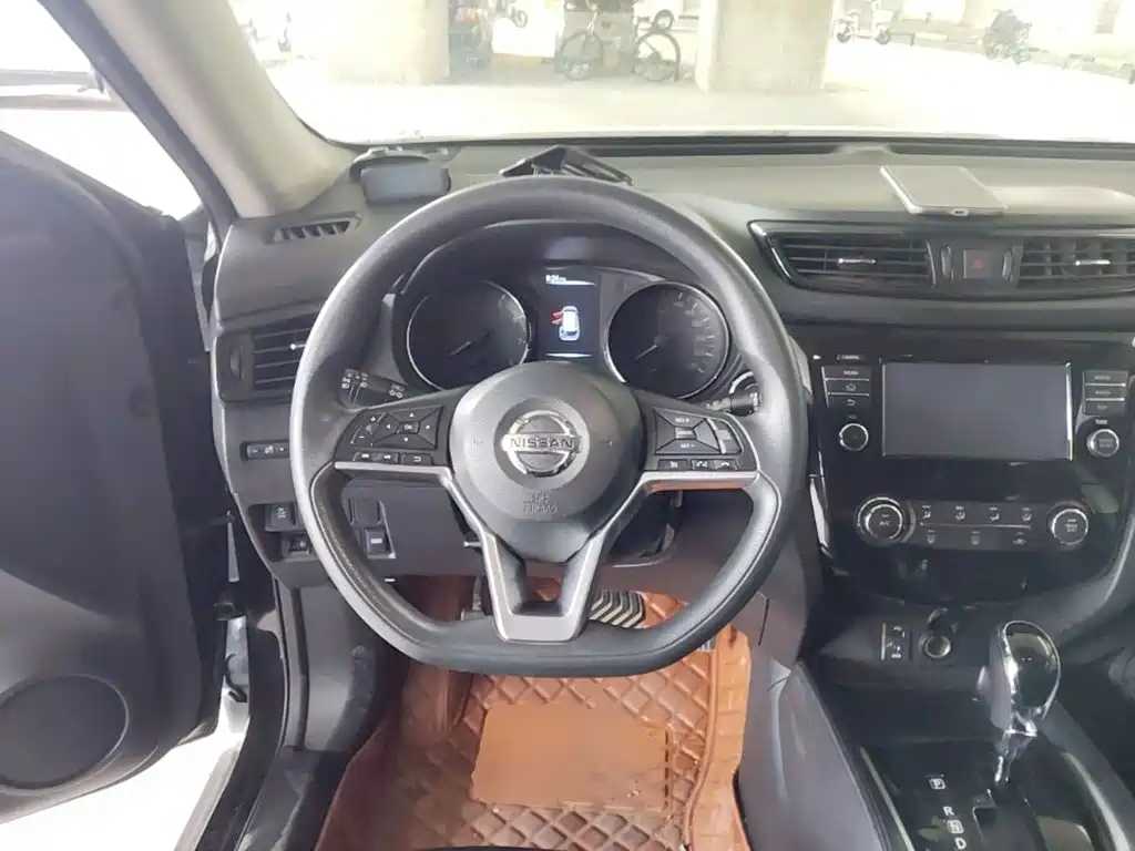 Nissan X-Trail — фото 11