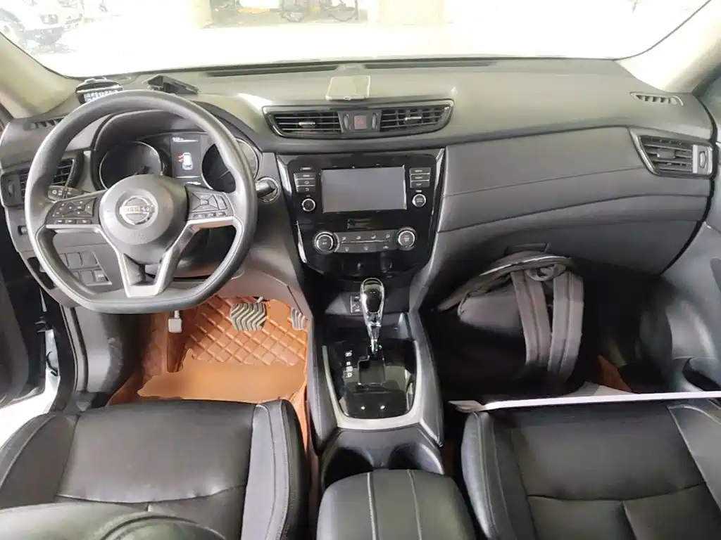 Nissan X-Trail — фото 10