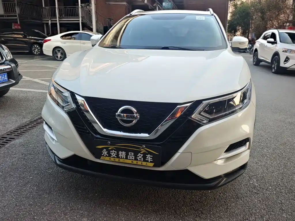 Nissan Qashqai — фото 2