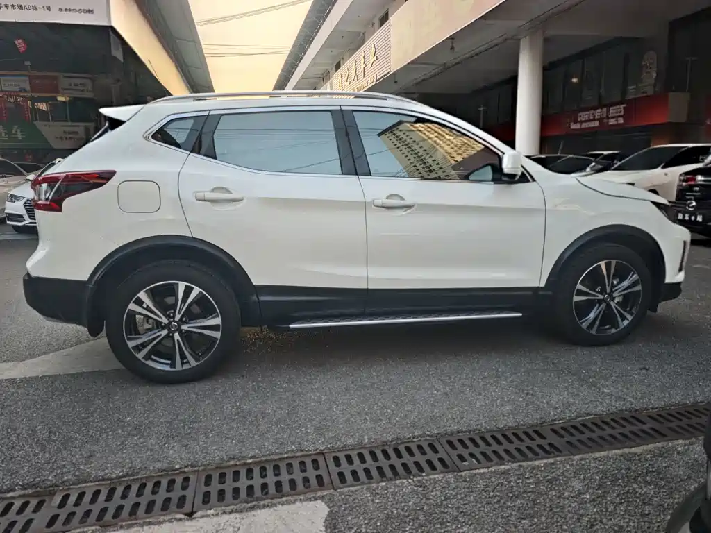 Nissan Qashqai — фото 4