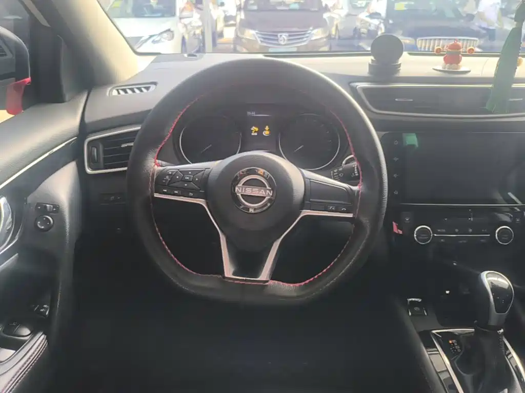 Nissan Qashqai — фото 11