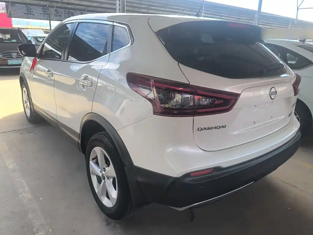 Nissan Qashqai — фото 5