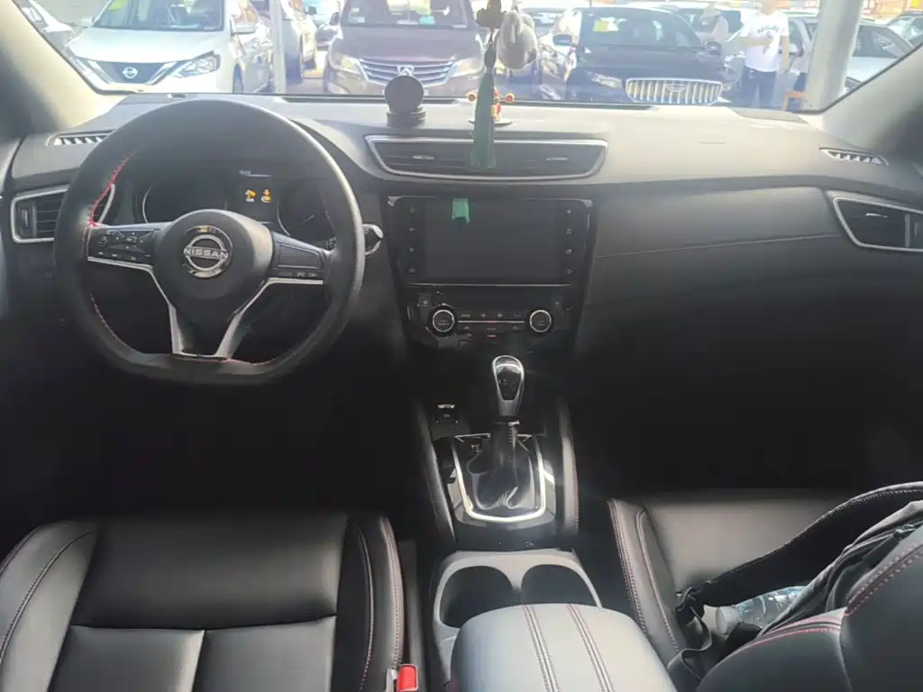 Nissan Qashqai — фото 10
