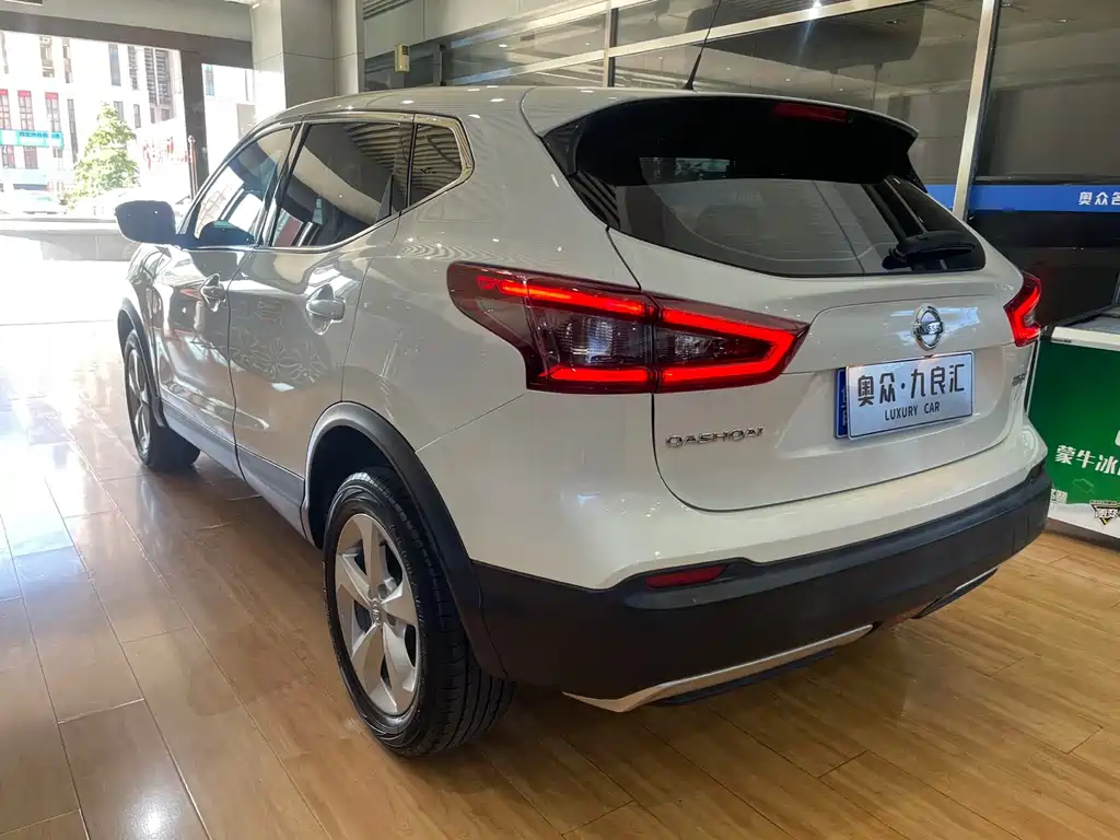 Nissan Qashqai — фото 4