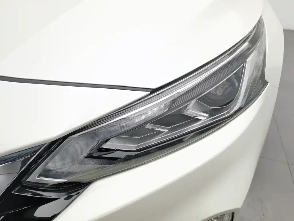 Nissan Teana — фото 7