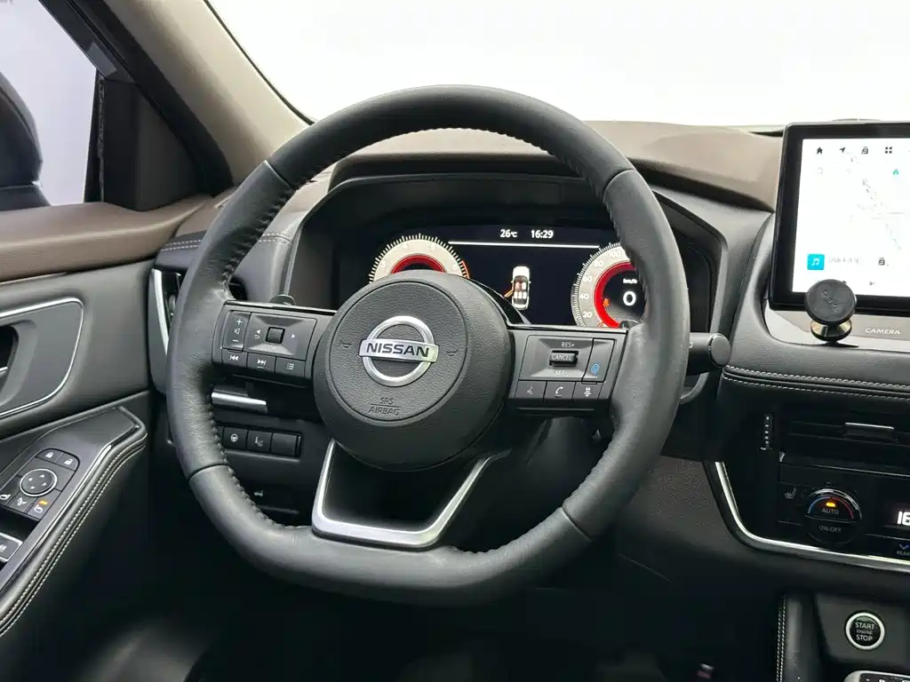 Nissan X-Trail — фото 20