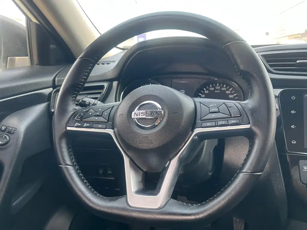 Nissan X-Trail — фото 14