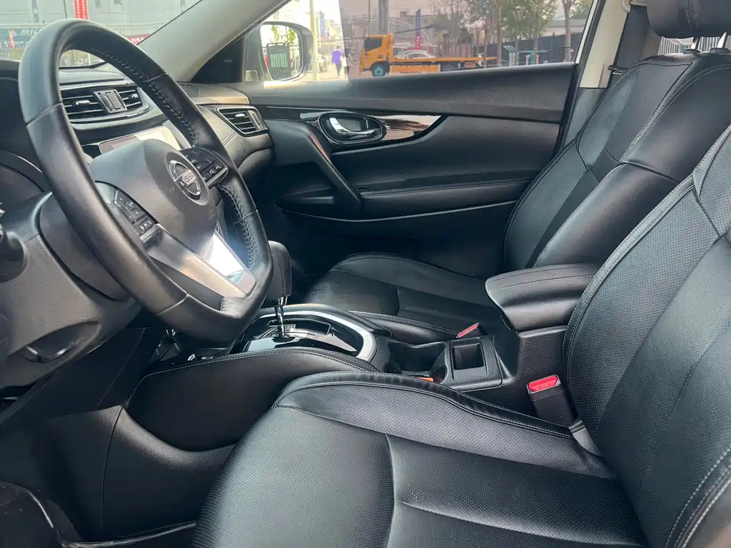 Nissan X-Trail — фото 10