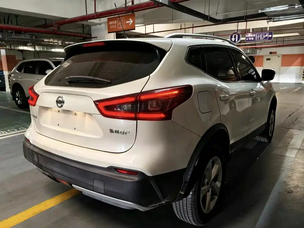 Nissan Qashqai — фото 4