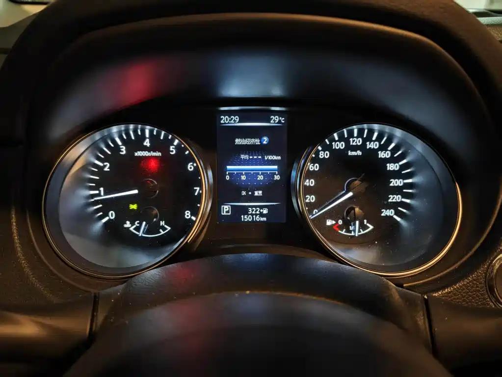 Nissan Qashqai — фото 10