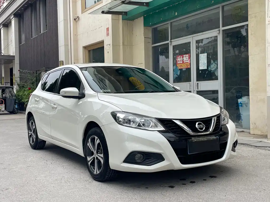Nissan Tiida — фото 3