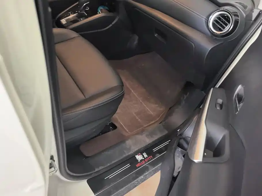 Nissan Kicks — фото 8