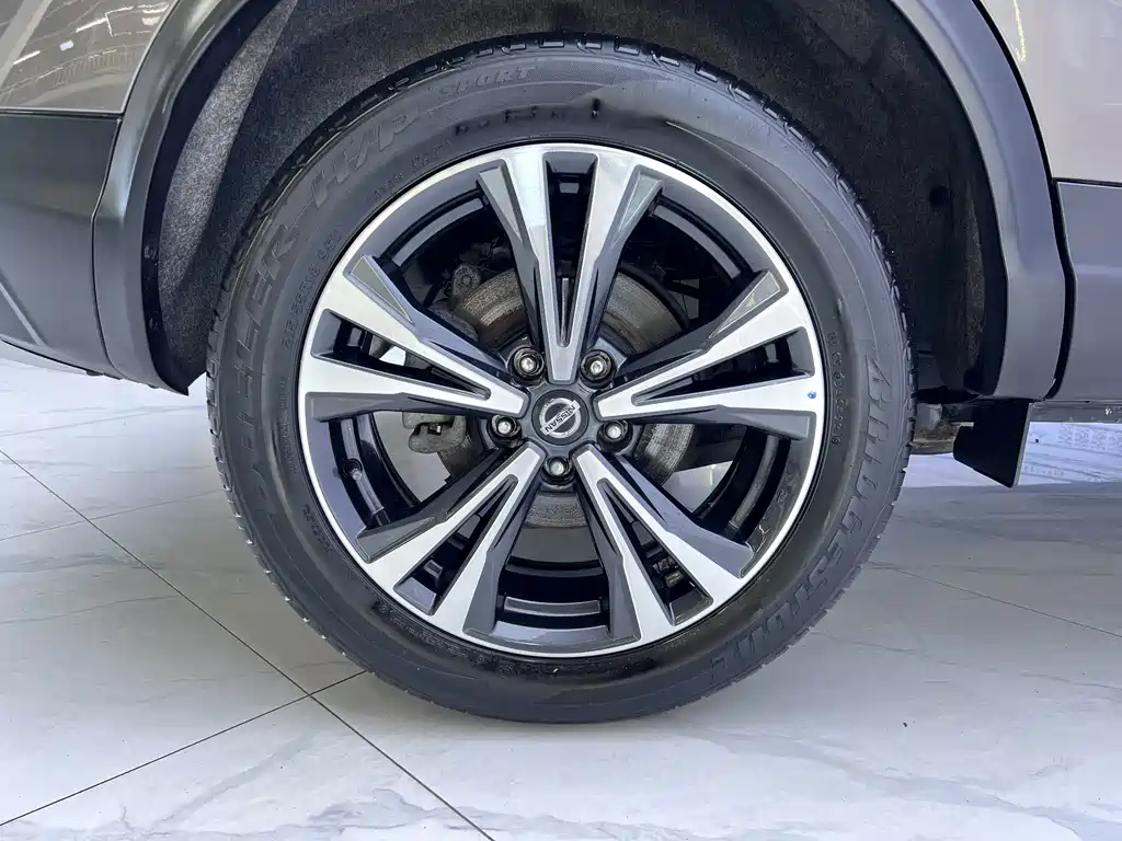 Nissan Qashqai — фото 20