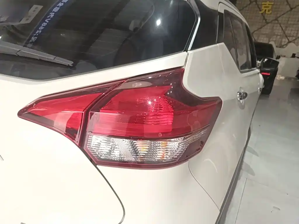 Nissan Kicks — фото 8