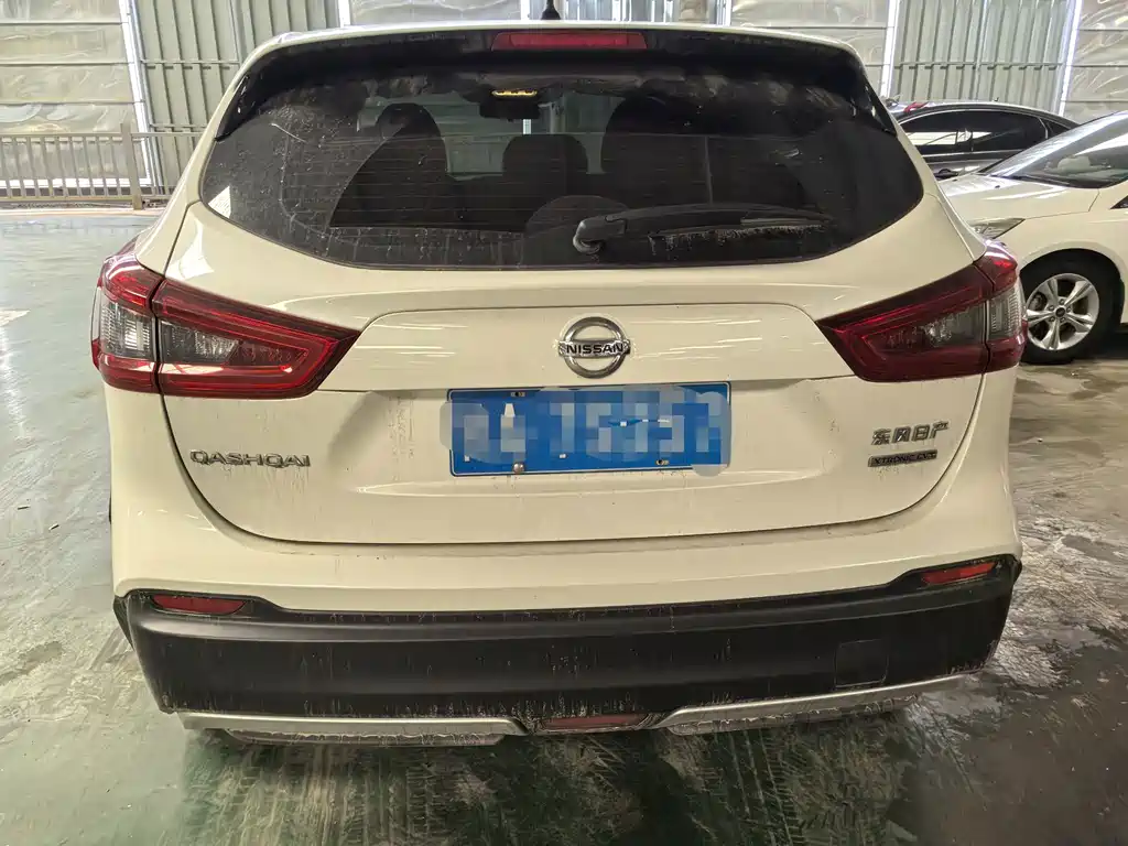 Nissan Qashqai — фото 5