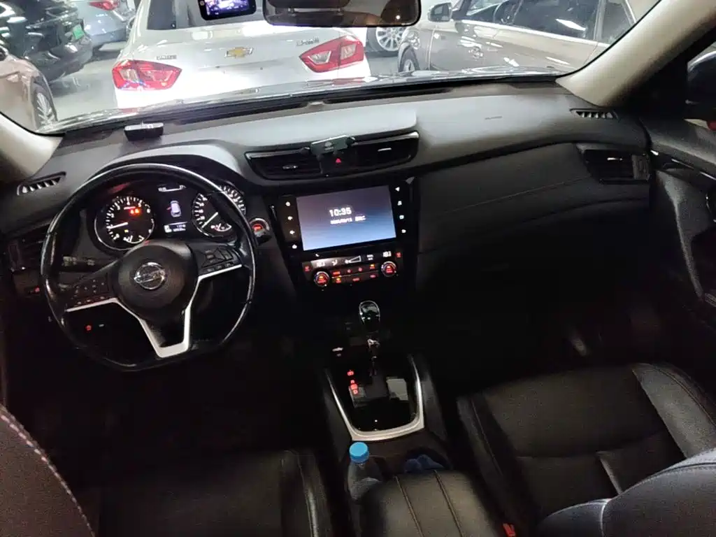 Nissan X-Trail — фото 10