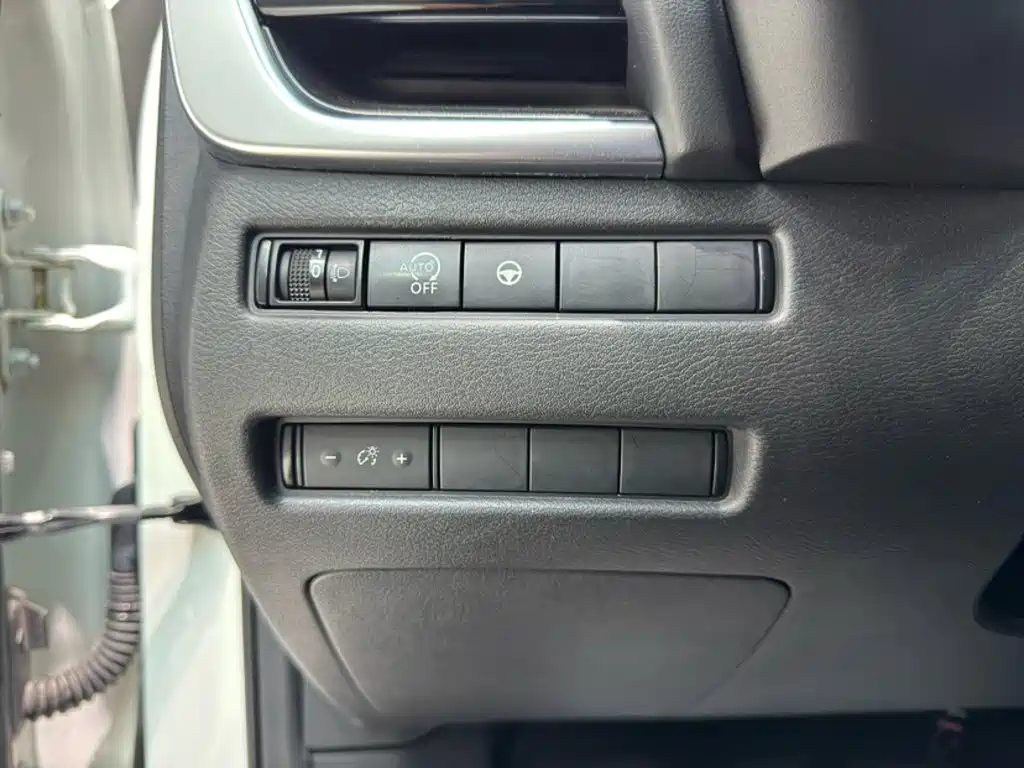 Nissan X-Trail — фото 4