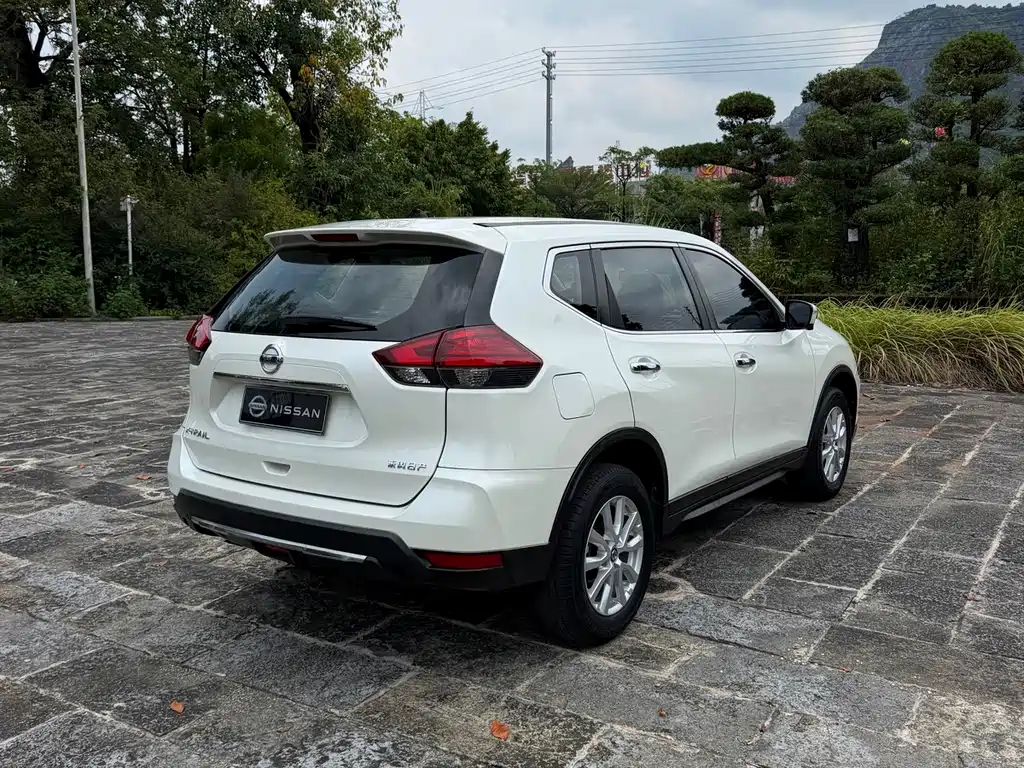 Nissan X-Trail — фото 6