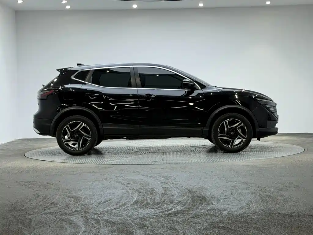 Nissan Qashqai — фото 9