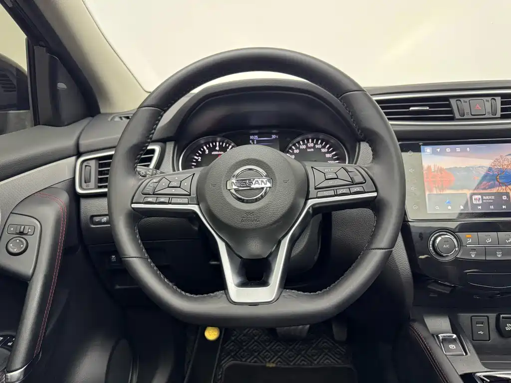 Nissan Qashqai — фото 7
