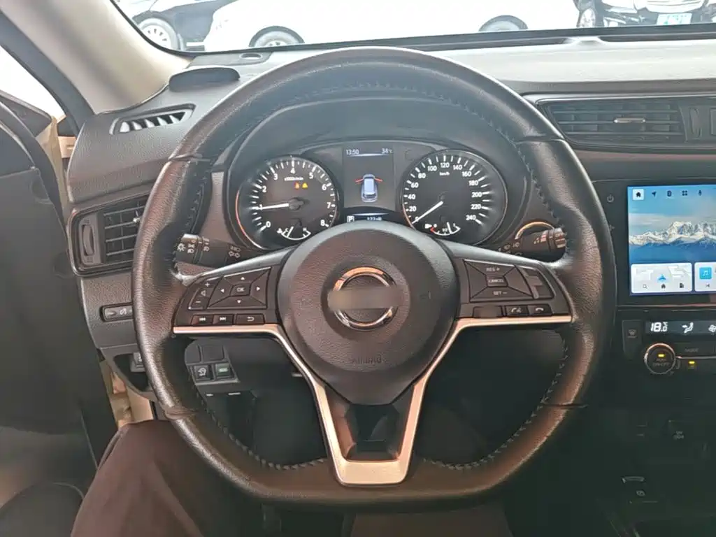 Nissan X-Trail — фото 11