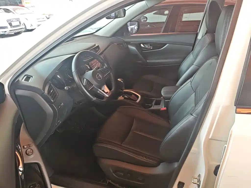 Nissan X-Trail — фото 15