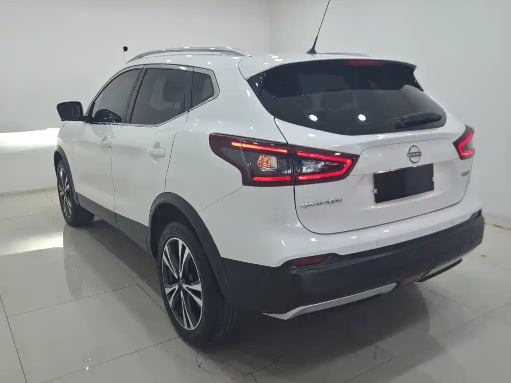 Nissan Qashqai — фото 9