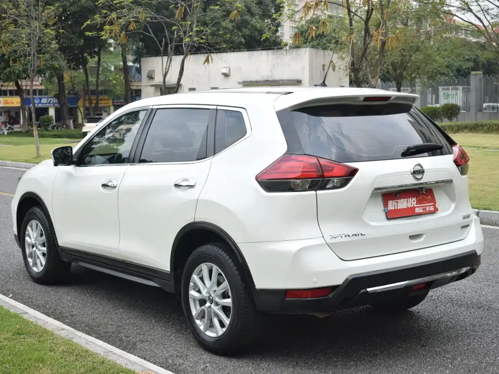 Nissan X-Trail — фото 4