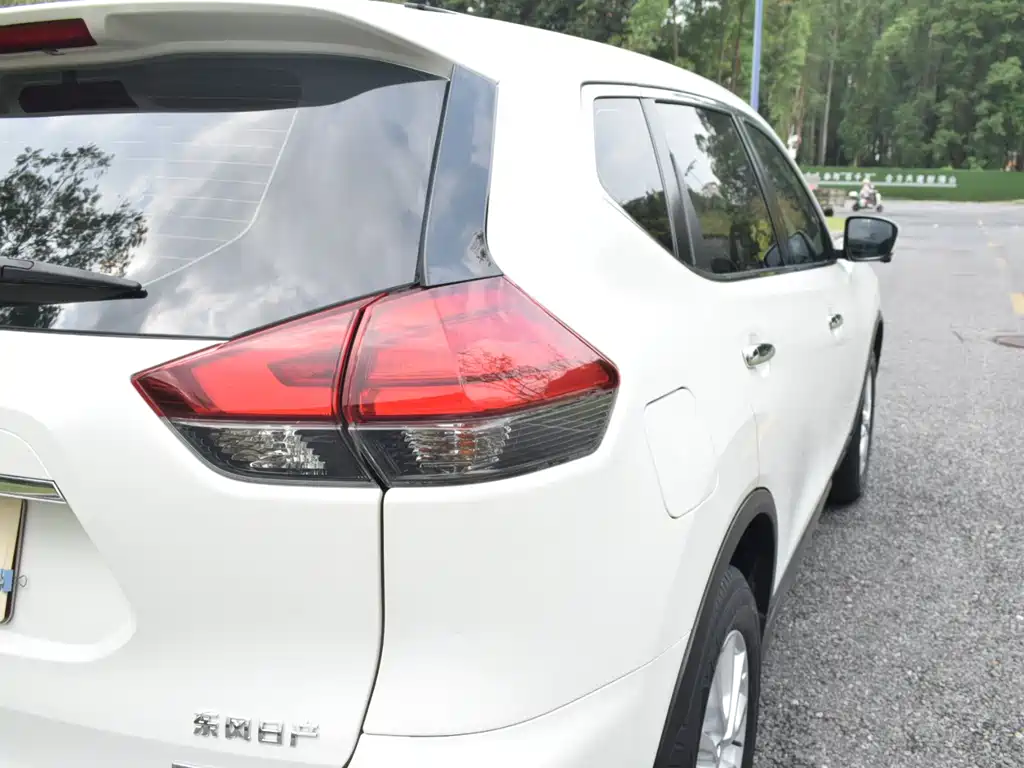 Nissan X-Trail — фото 10