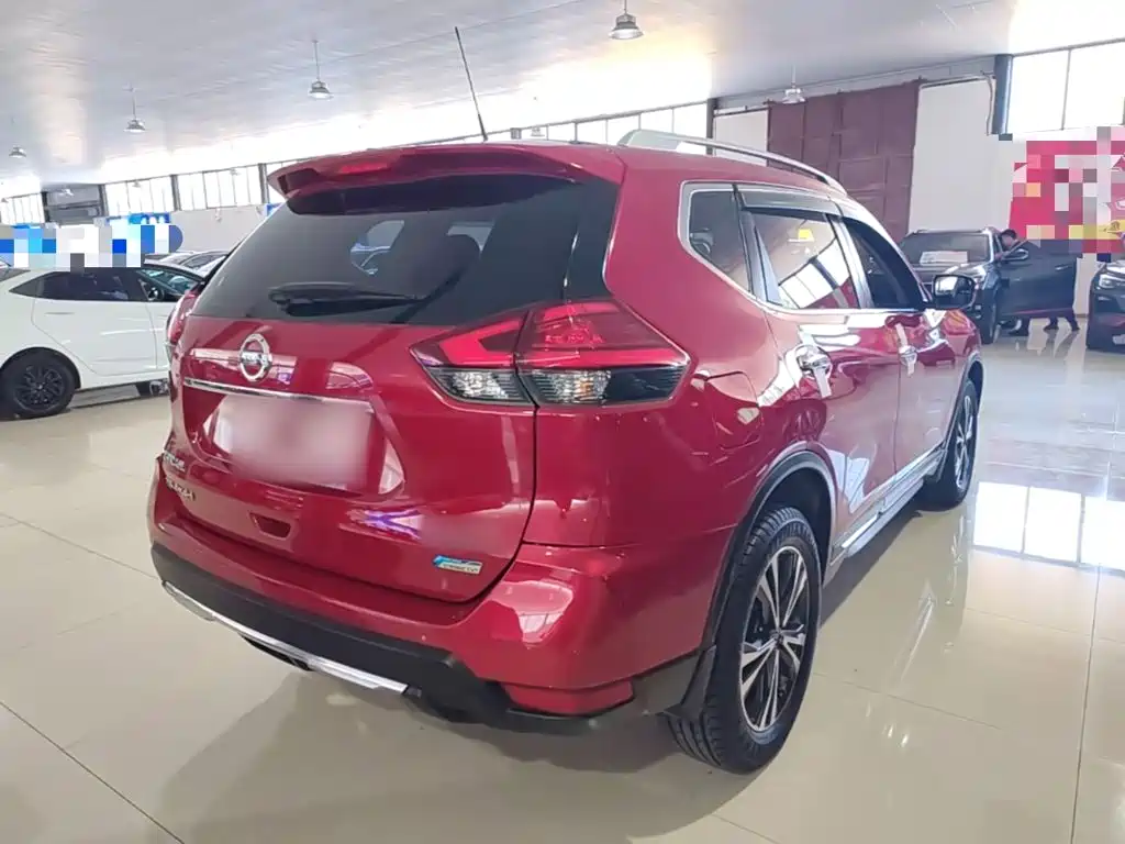 Nissan X-Trail — фото 7