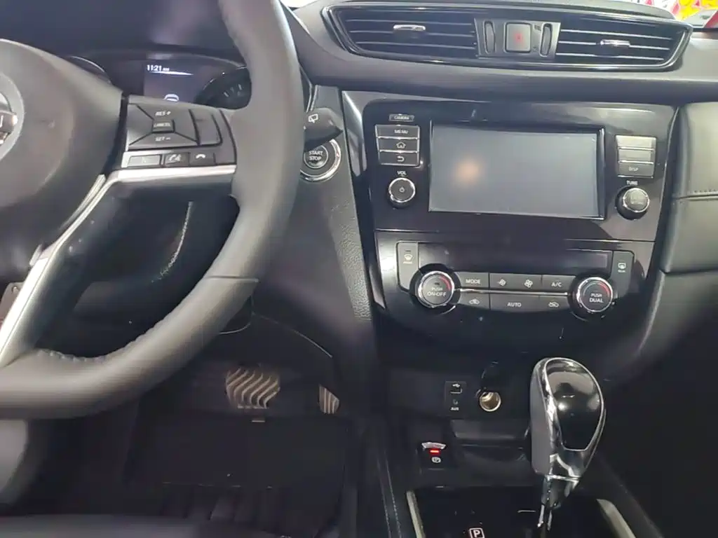 Nissan X-Trail — фото 10