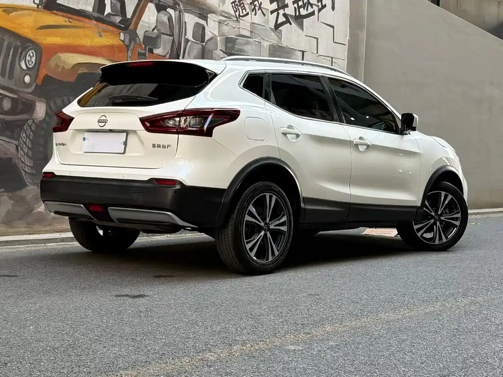 Nissan Qashqai — фото 2