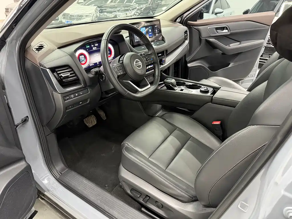 Nissan X-Trail — фото 10