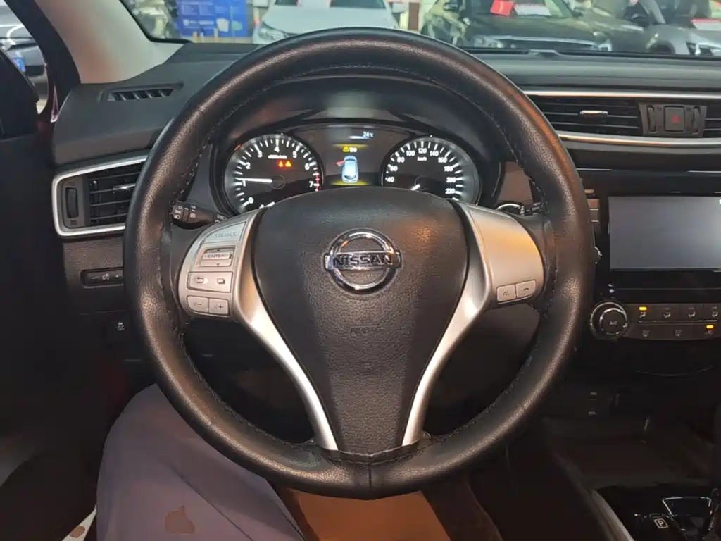 Nissan Qashqai — фото 11