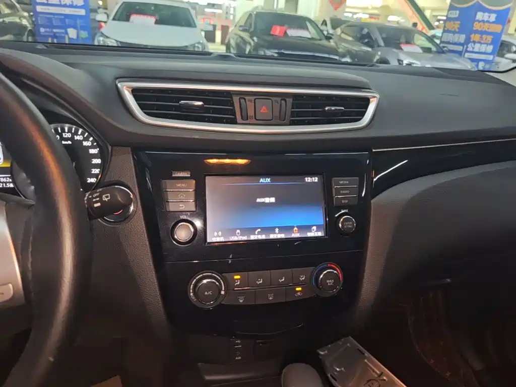 Nissan Qashqai — фото 13