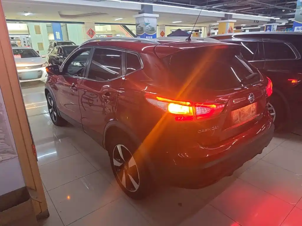 Nissan Qashqai — фото 5