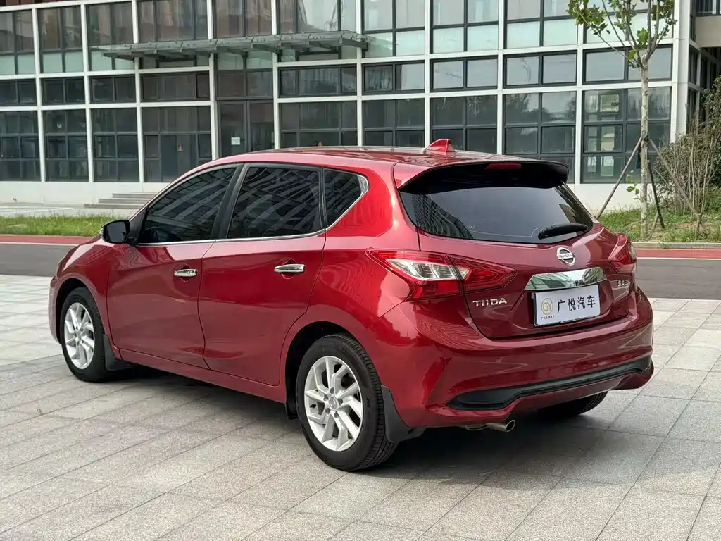 Nissan Tiida — фото 9