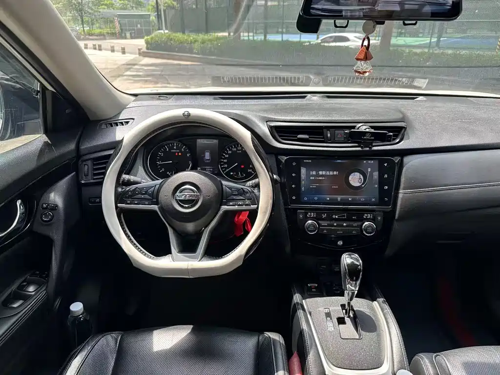 Nissan X-Trail — фото 11