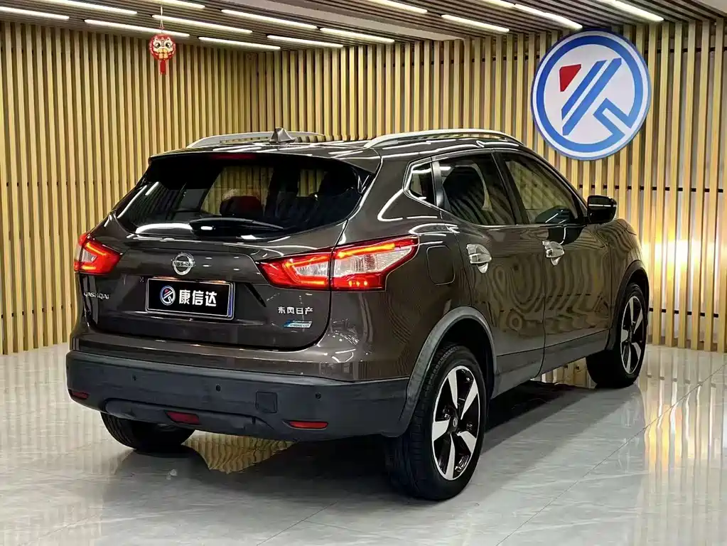 Nissan Qashqai — фото 7