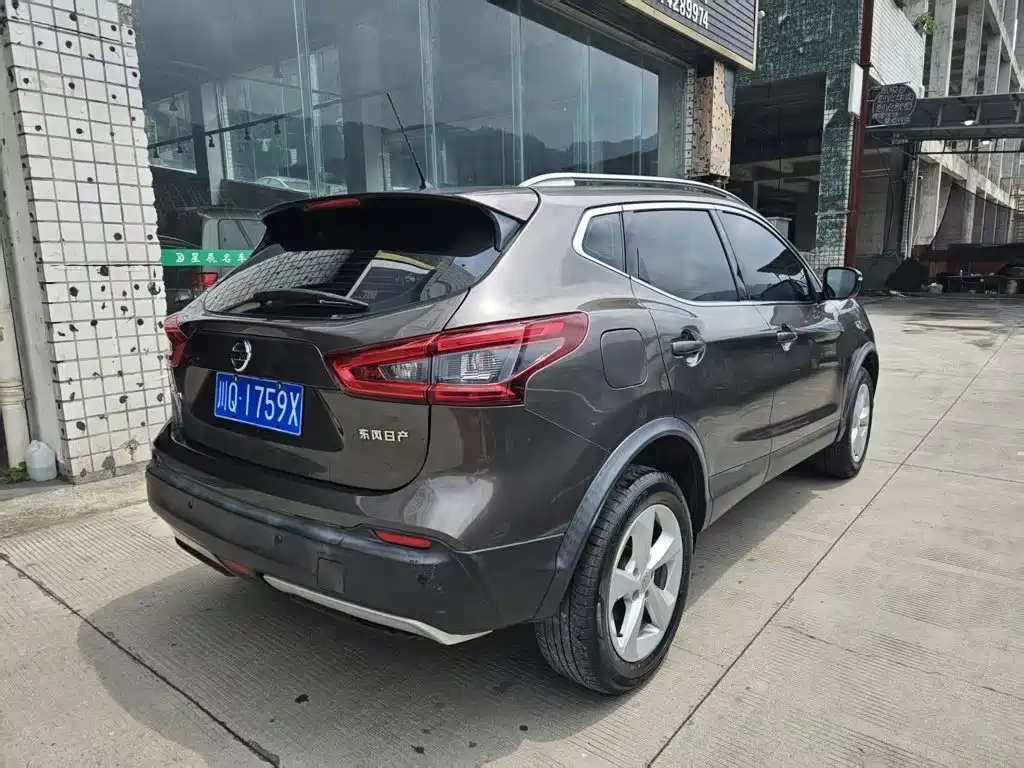 Nissan Qashqai — фото 7