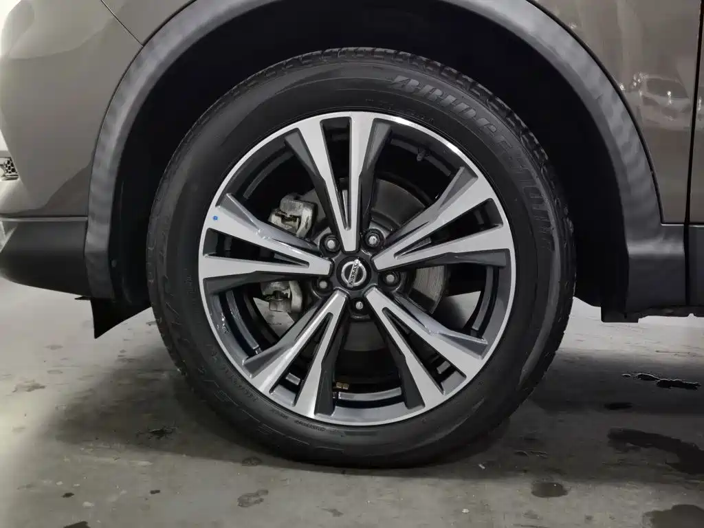Nissan Qashqai — фото 17
