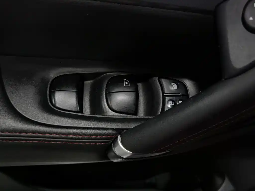 Nissan Qashqai — фото 9