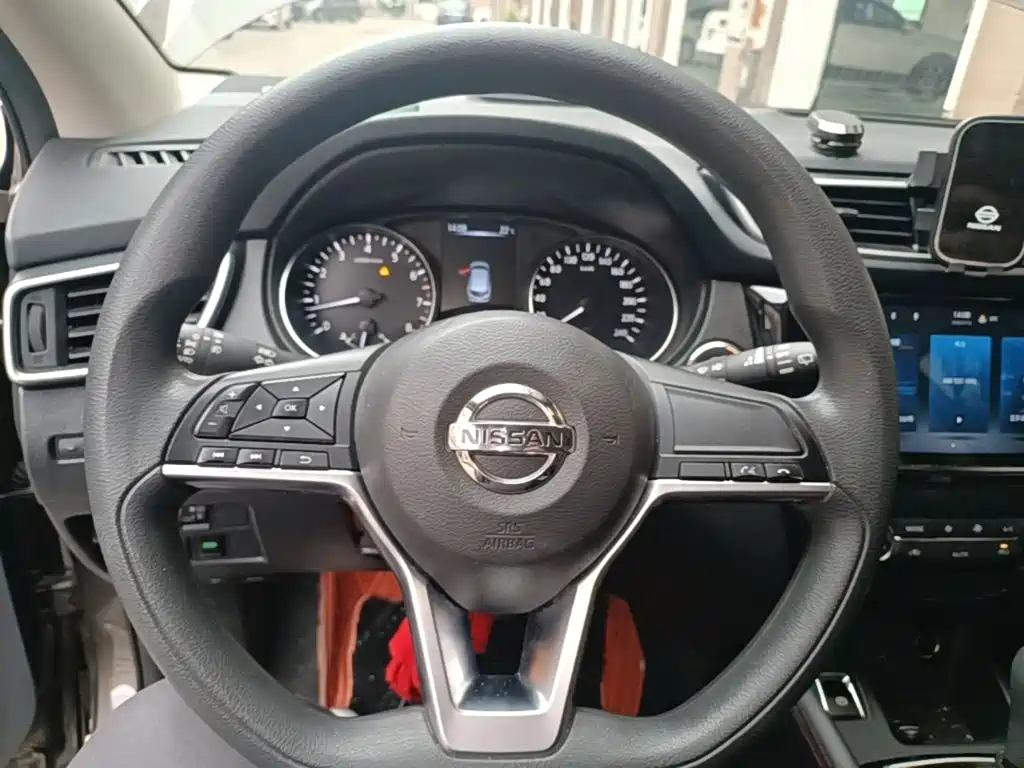 Nissan Qashqai — фото 7