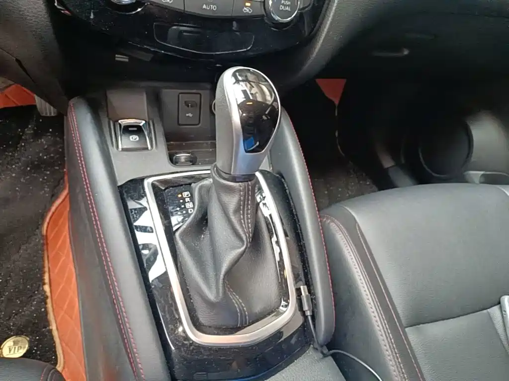 Nissan Qashqai — фото 10
