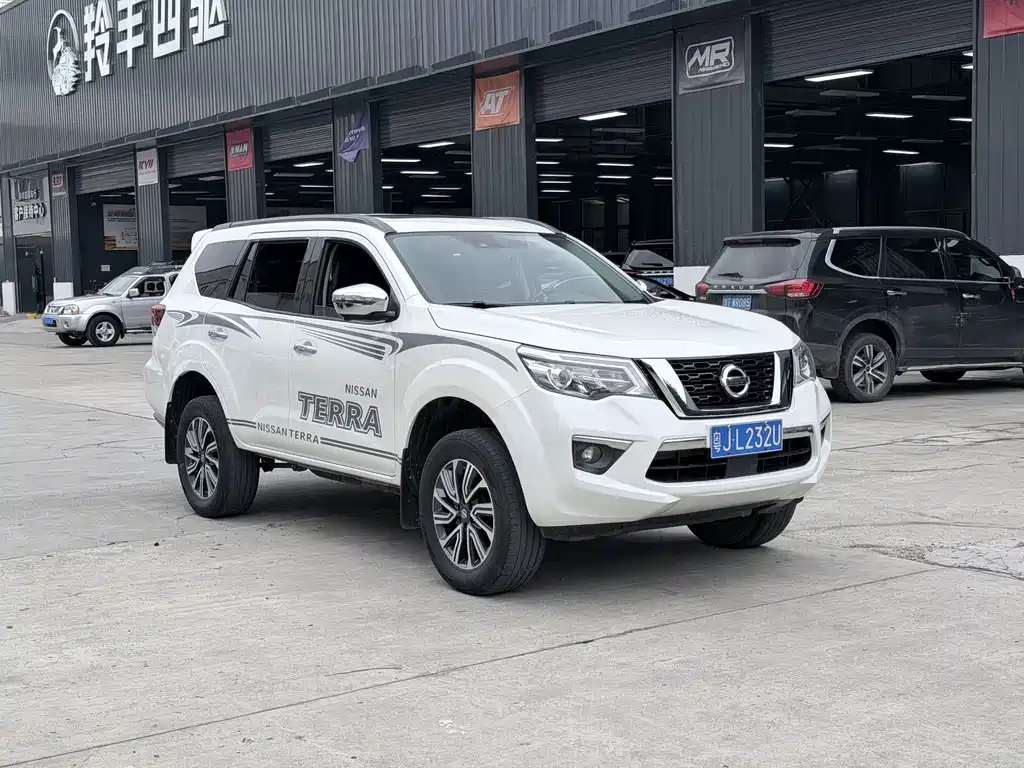 Nissan Terra — фото 3