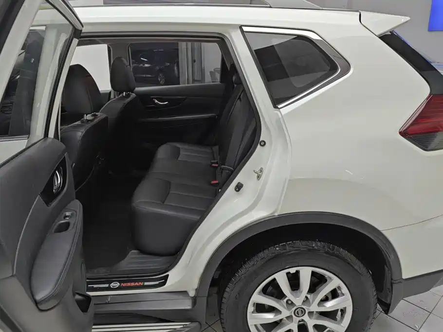 Nissan X-Trail — фото 11