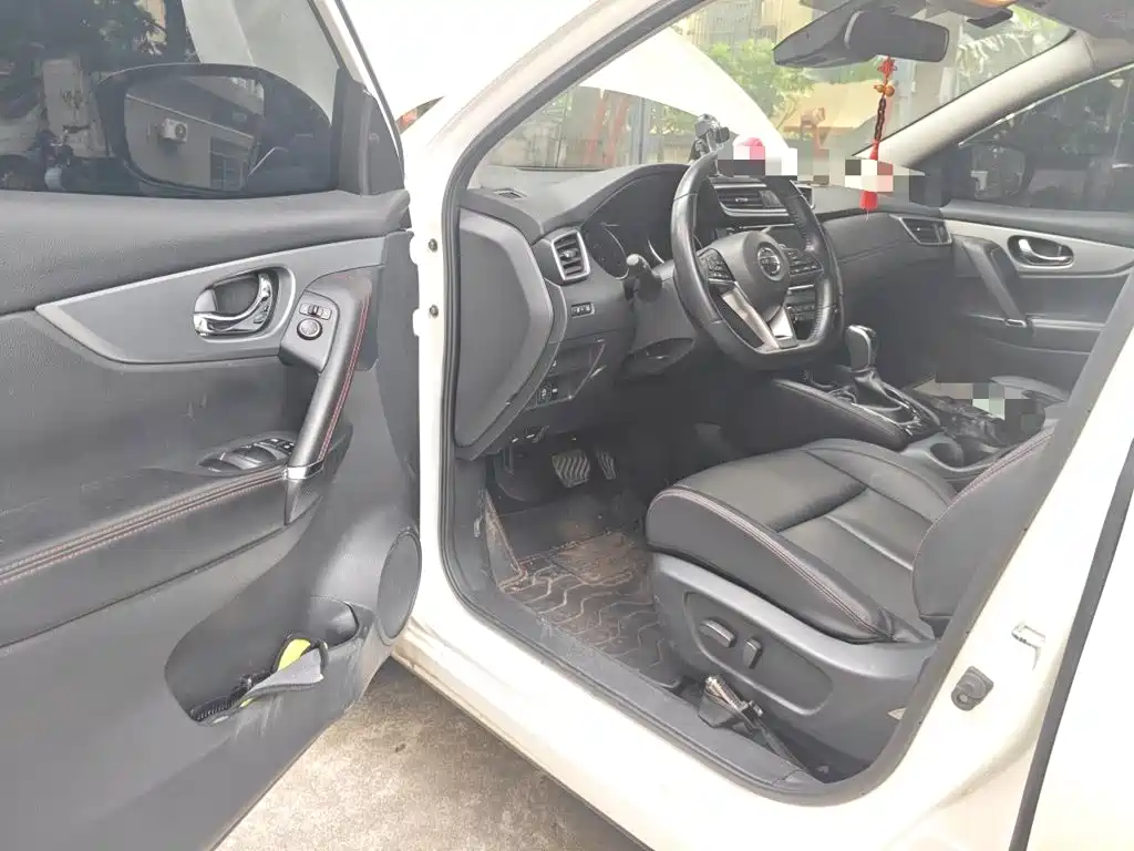 Nissan Qashqai — фото 17