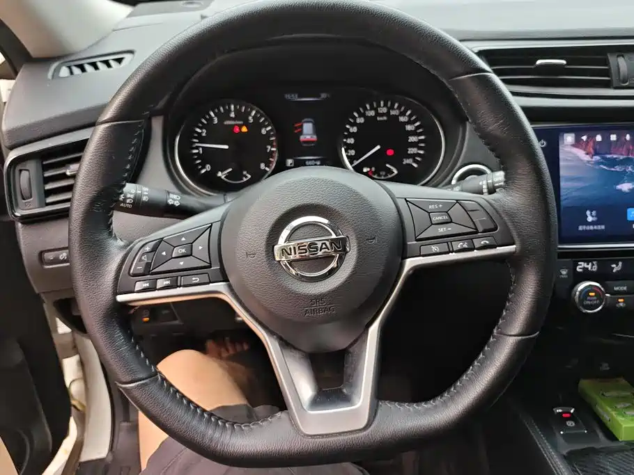 Nissan X-Trail — фото 15