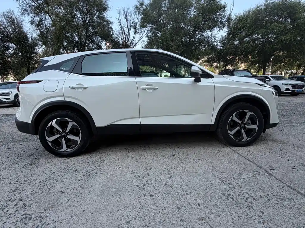 Nissan Qashqai — фото 7